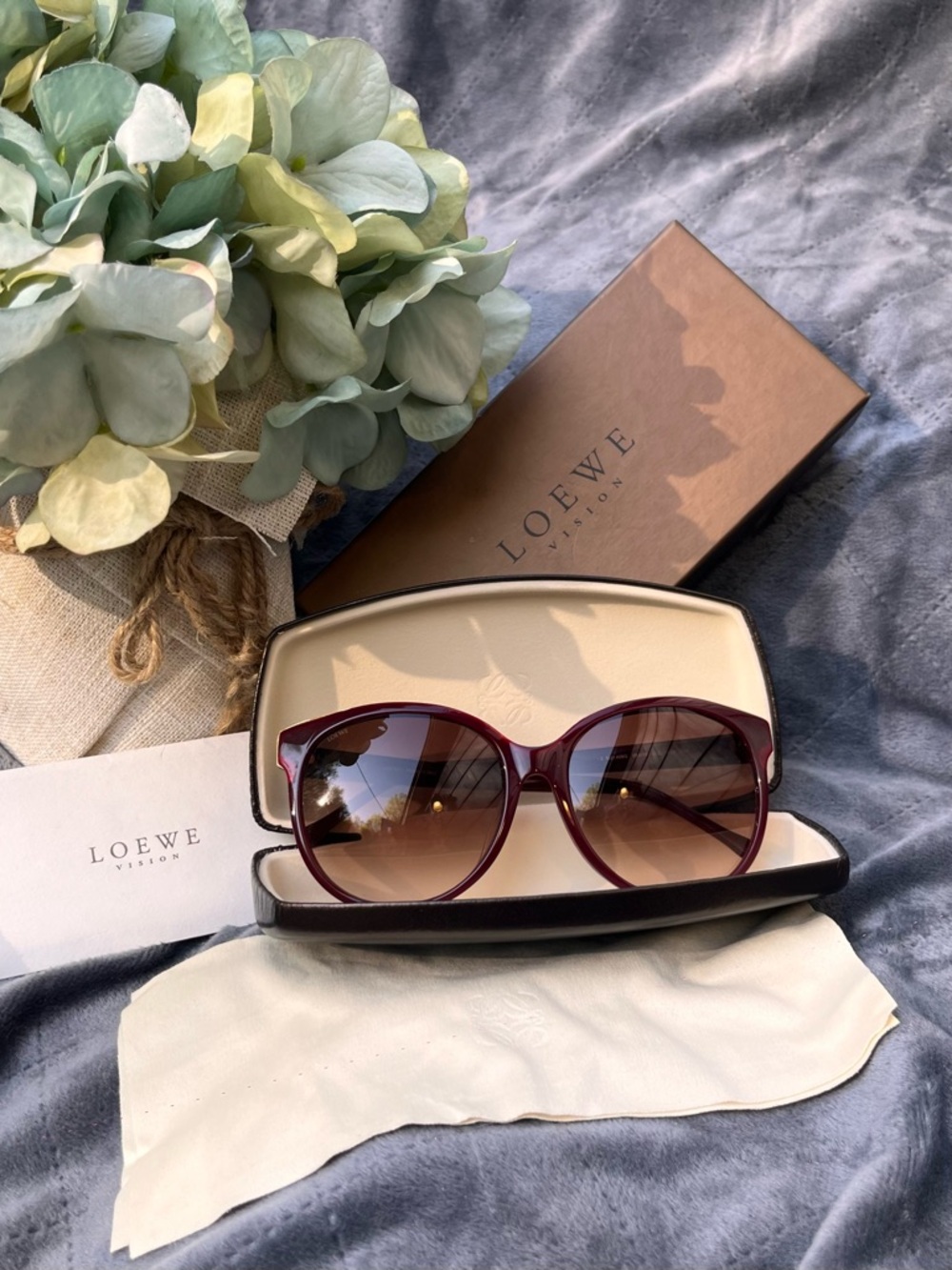 LOEWE Vision SLW A08G Burgundy Cat Eye Sunglasses - Full Set